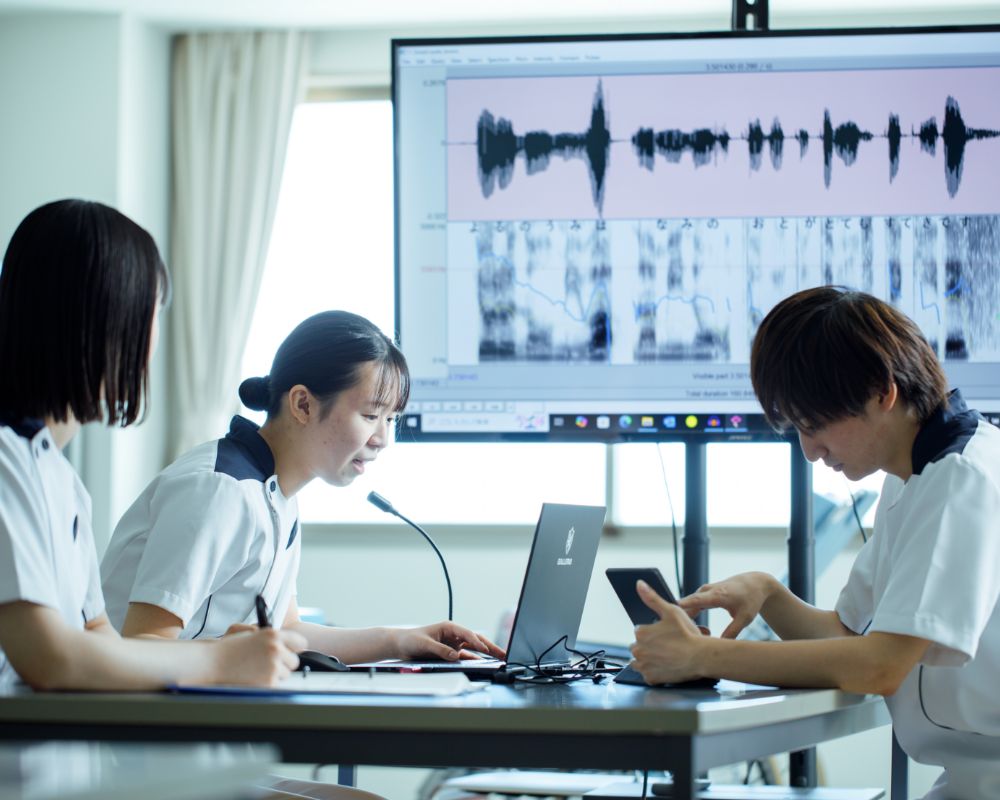 言語聴覚障害概論の授業の様子